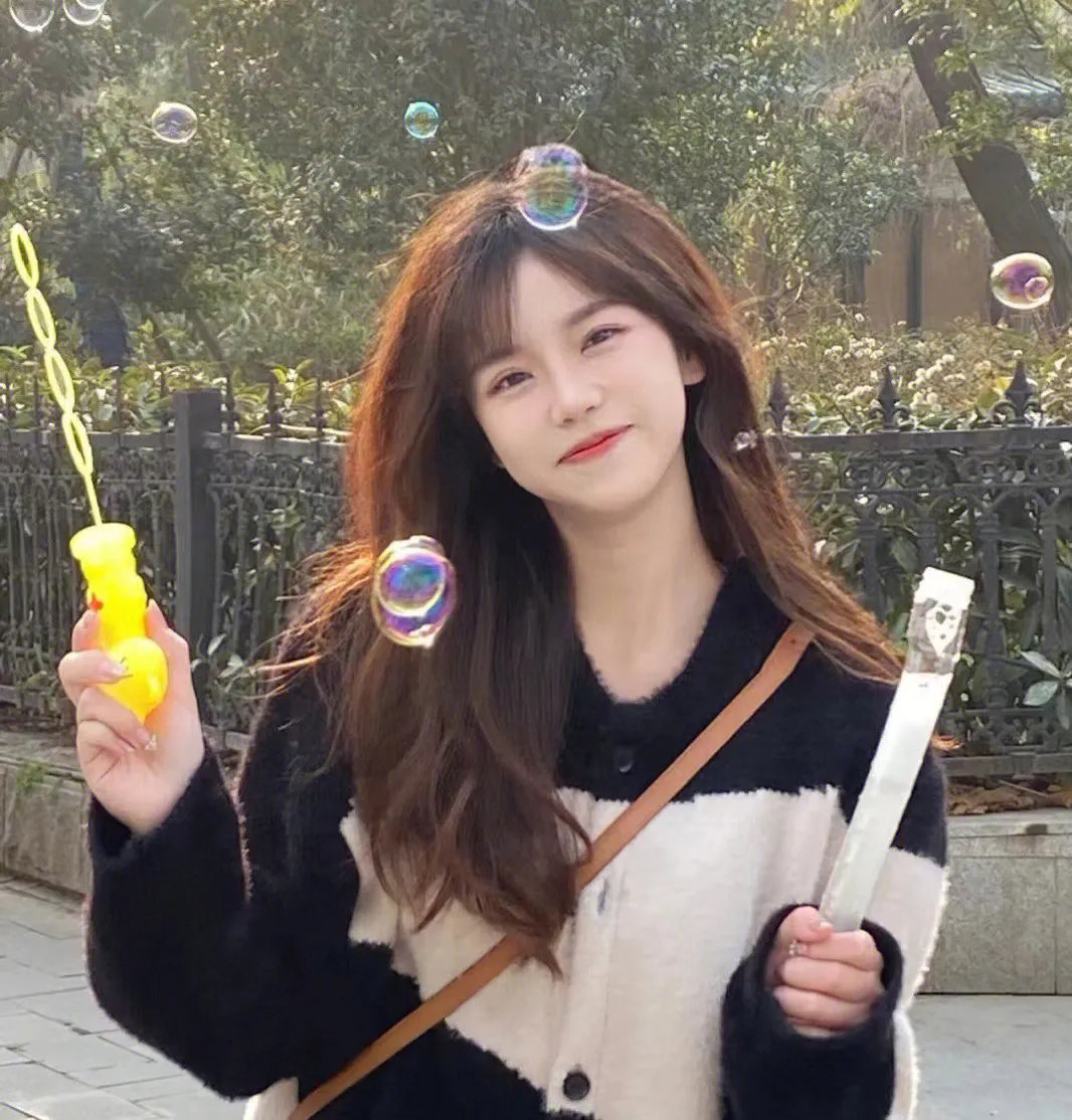 阿罗有枝彩色笔